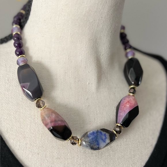 Agate Stone Showstopper Statement Necklace - Picture 5 of 10
